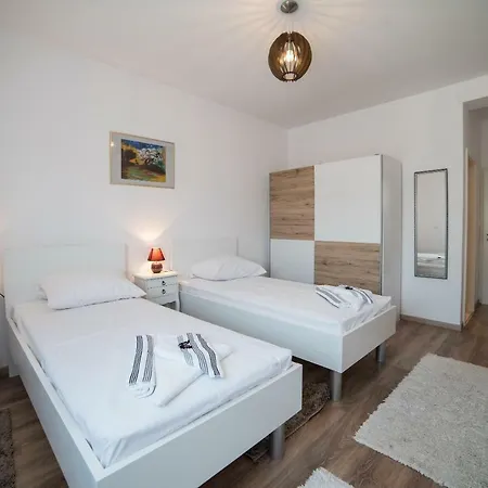 De Luxe Mediteran 2**** Апартаменты *