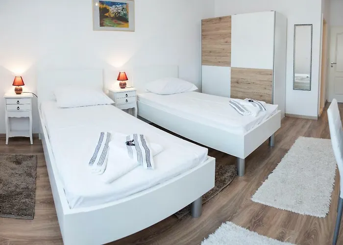 De Luxe Mediteran 2****