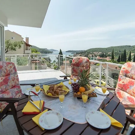 De Luxe Mediteran 2**** *